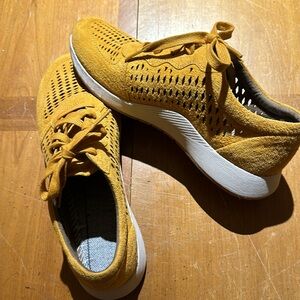 Dansko Charlie Sneaker Mustard Suede. Size 38. NO INSOLES. excellent condition.